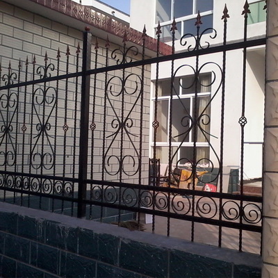 大岸现代式铸铁铁艺护栏